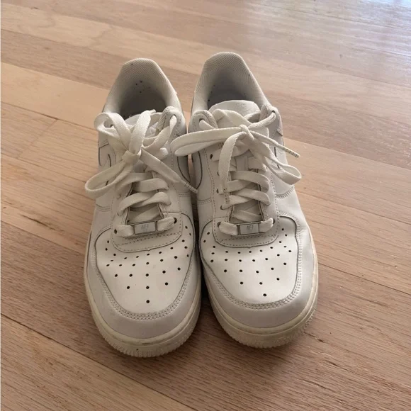 Nike Air Force 1 in White - Picture 4 of 4